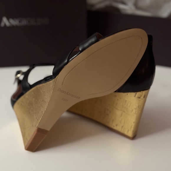 Enzo Angiolini Wedge Heel Sandals in Black Leather and Golden Cork. New in box. - Picture 6 of 6